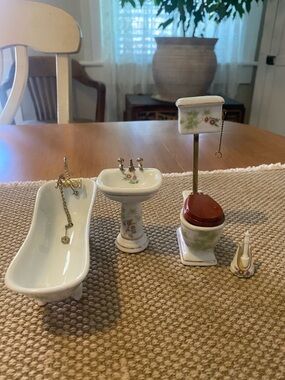 VTG Miniature Porcelain Bathroom Set - Floral Accent